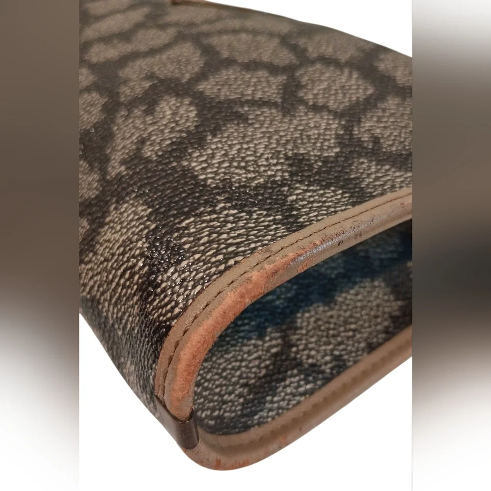 Yves Saint Laurent Giraffe Print Clutch/Cosmetic bag W/ COA - Picture 10 of 16